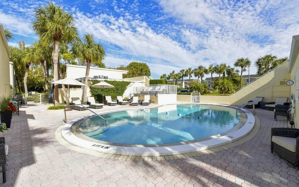 Laplaya 201C Breathtaking Gulf Panorama From This Corner End Unit With A Private Stairway To The Beach Longboat Key Exteriör bild